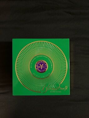 Bond No. 9 New York Green and Gold Decorative Box